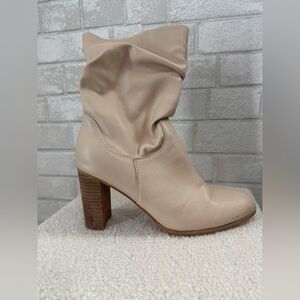 Oasis Society Beige Slouchy Chic Western Boots Size 10
